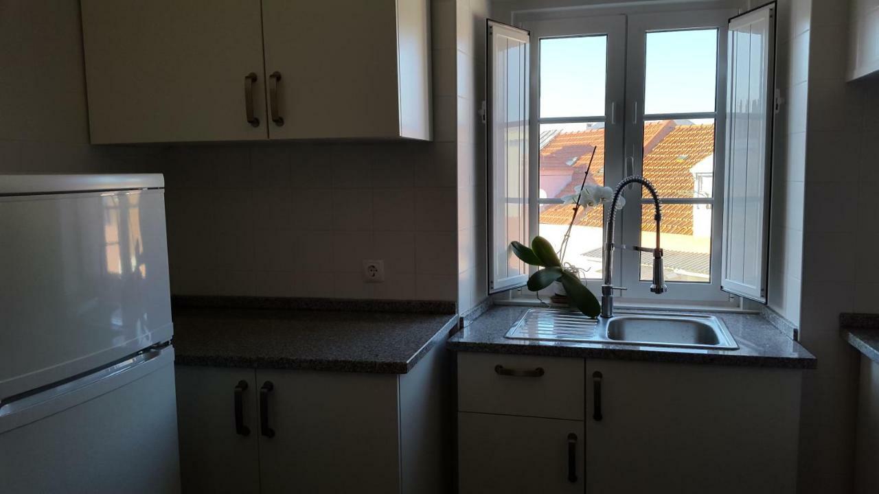 Apartamentos Tejo A Vista Lisbon Luaran gambar