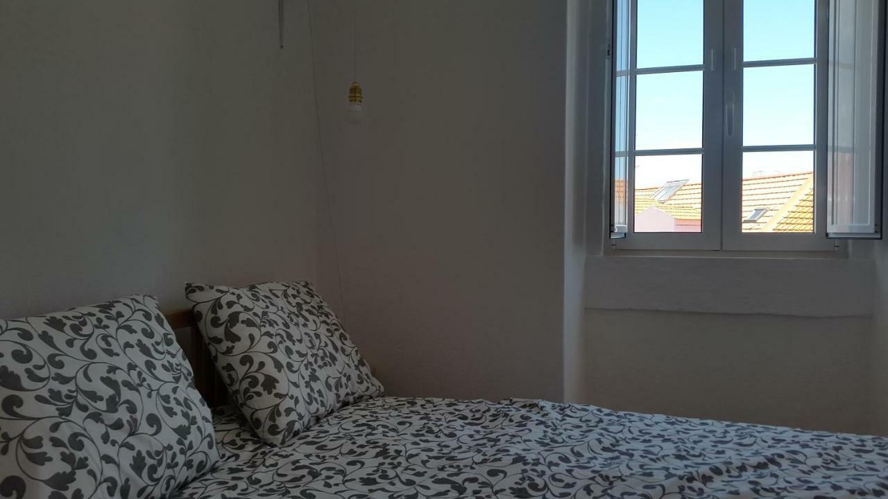 Apartamentos Tejo A Vista Lisbon Luaran gambar