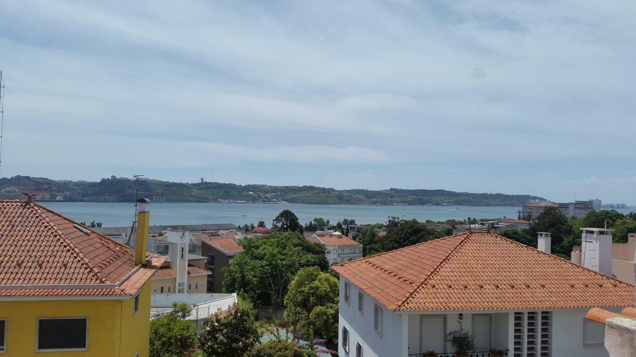 Apartamentos Tejo A Vista Lisbon Luaran gambar