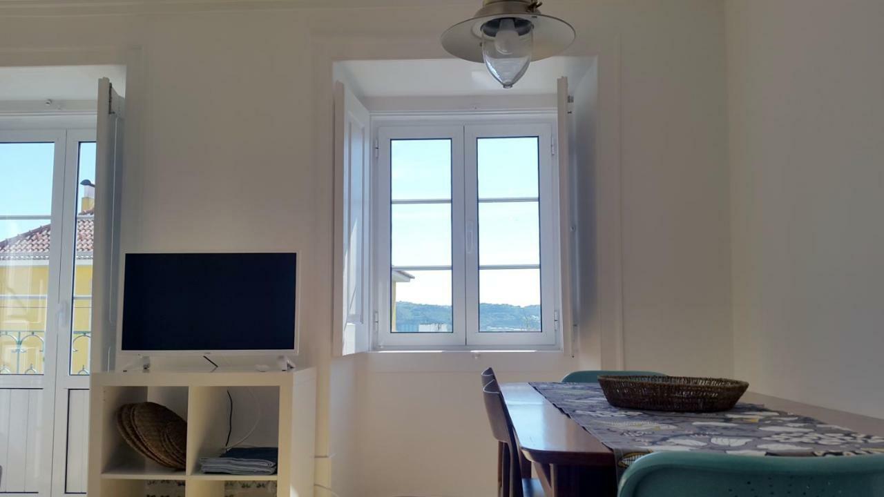 Apartamentos Tejo A Vista Lisbon Luaran gambar